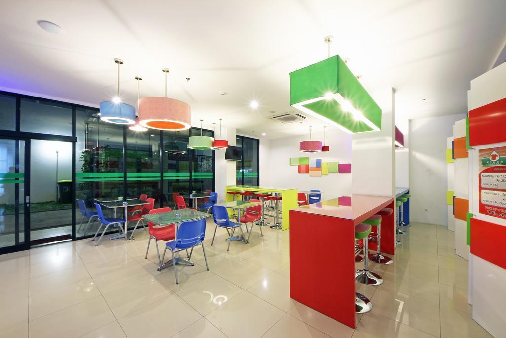 Pop! Hotel Tebet Jakarta Eksteriør billede