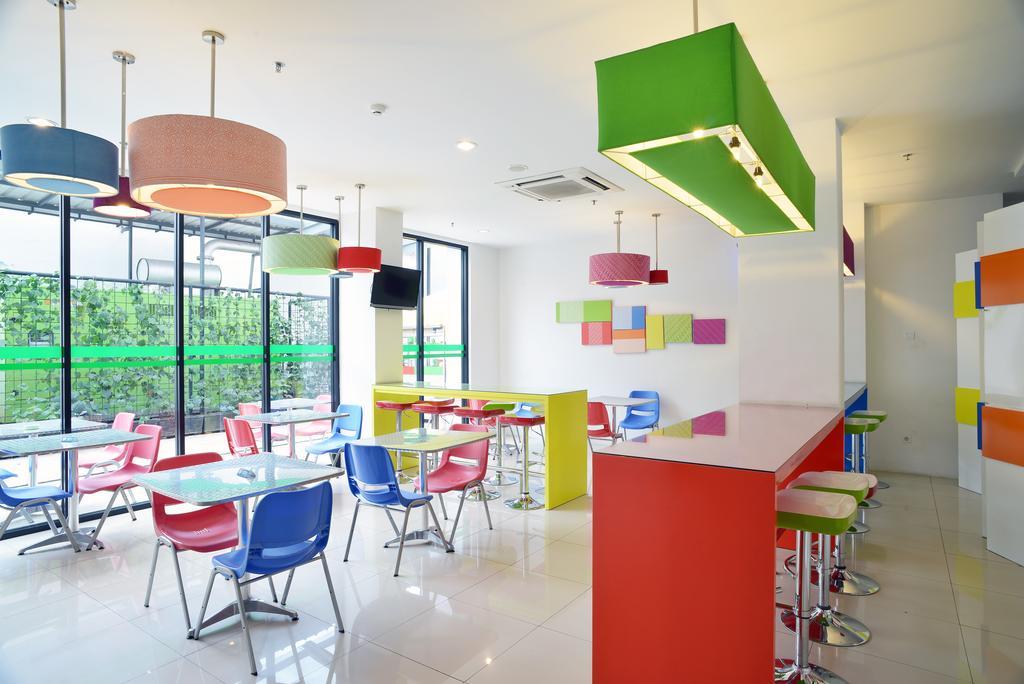Pop! Hotel Tebet Jakarta Eksteriør billede