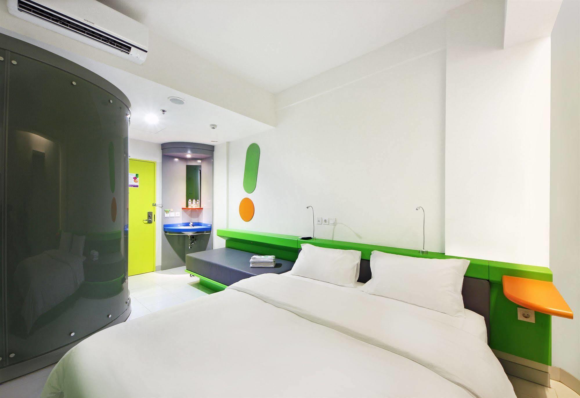 Pop! Hotel Tebet Jakarta Eksteriør billede